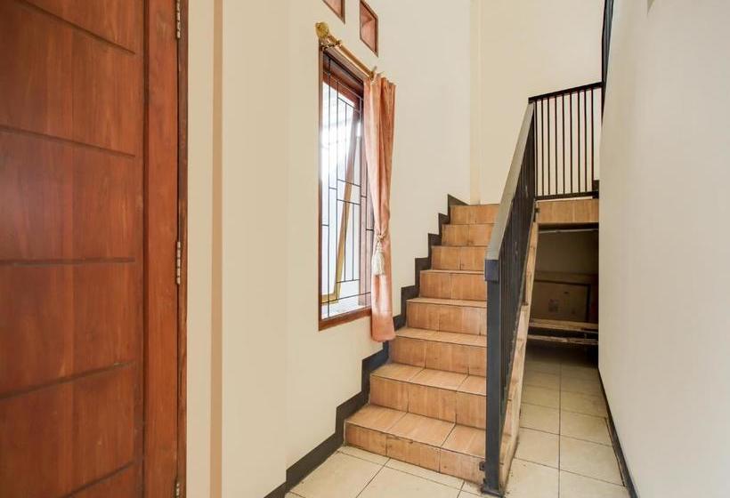 בית מלון כפרי Spot On 3708 Rancabali Homestay