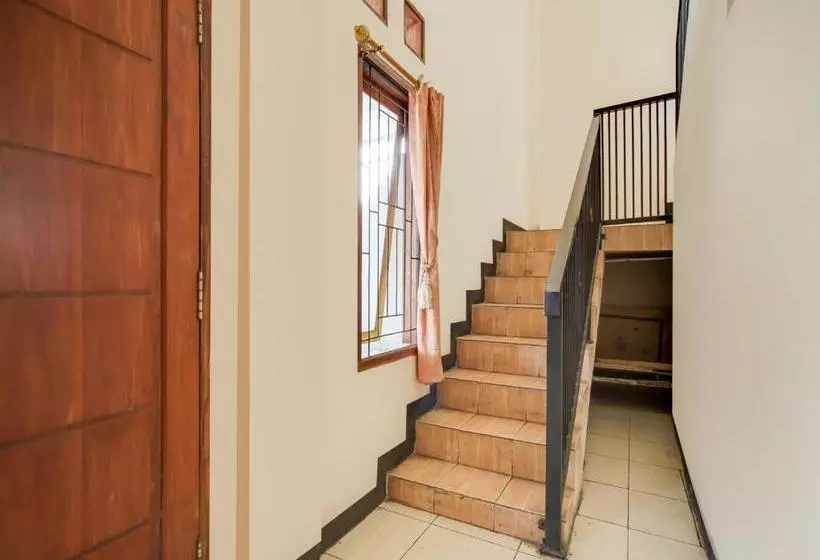 Hotelli Spot On 3708 Rancabali Homestay