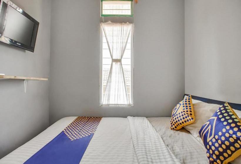 בית מלון כפרי Spot On 3708 Rancabali Homestay