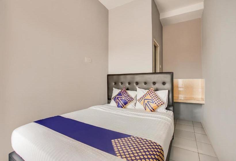 בית מלון כפרי Spot On 3708 Rancabali Homestay