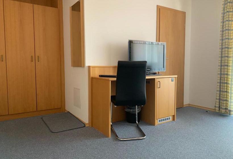 הוסטל Landgasthof Achatz