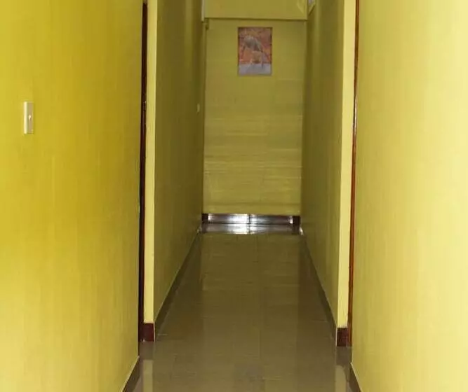هتل Arusha Family Retreat Resort