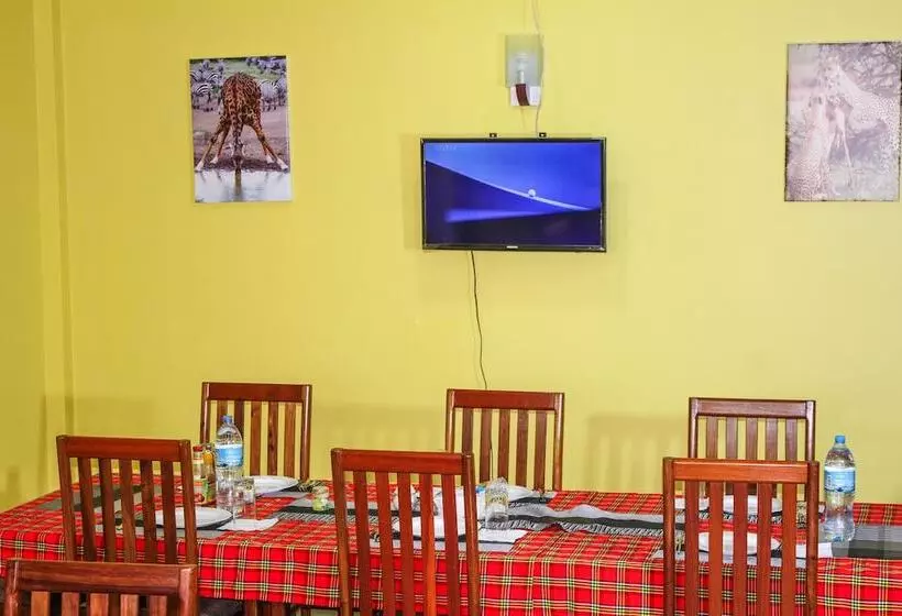 هتل Arusha Family Retreat Resort