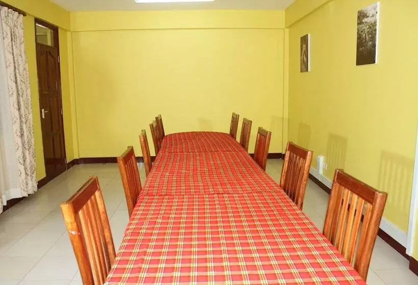 هتل Arusha Family Retreat Resort