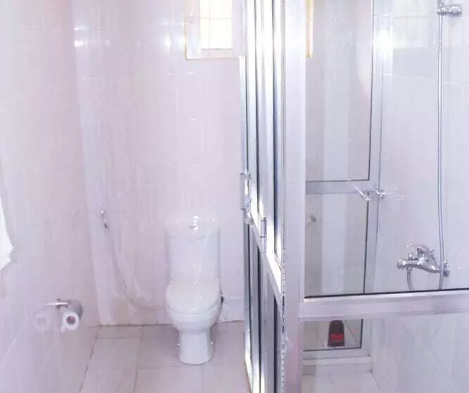 هتل Arusha Family Retreat Resort