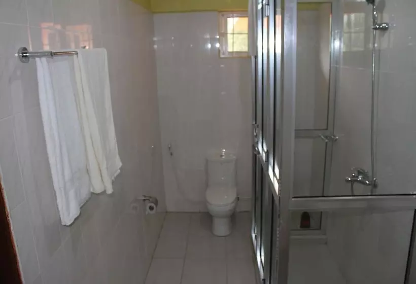 هتل Arusha Family Retreat Resort