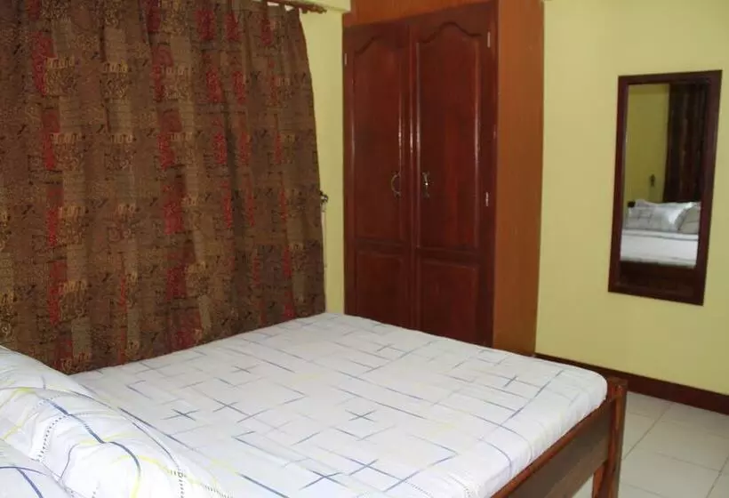 هتل Arusha Family Retreat Resort