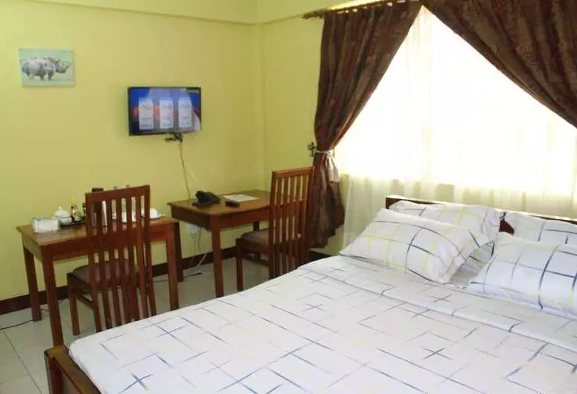 هتل Arusha Family Retreat Resort