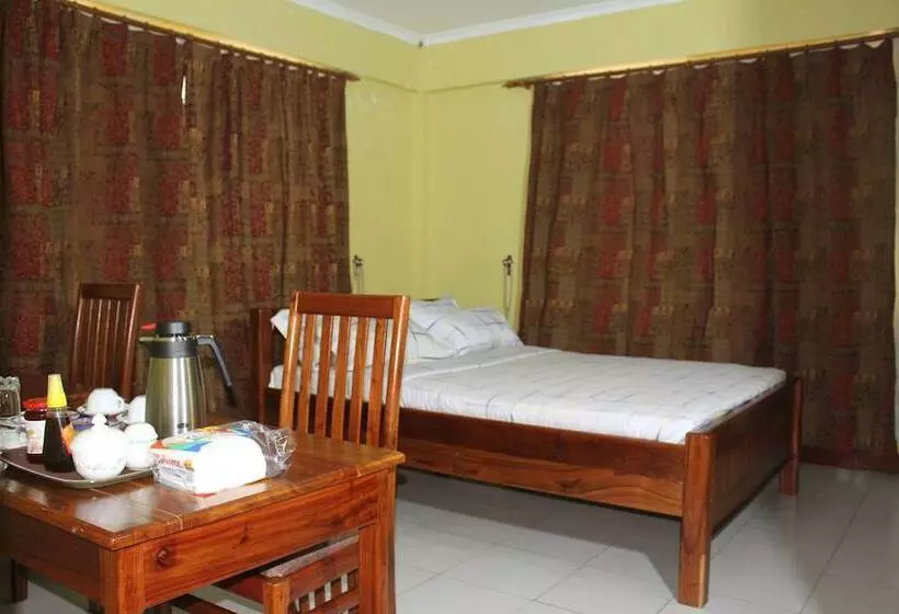هتل Arusha Family Retreat Resort
