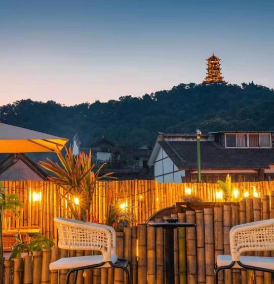 בית מלון כפרי Infully Yunsu?south Bridge Yunju?