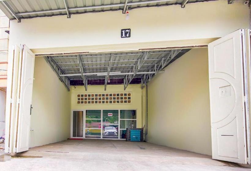 هتل Oyo 3493 Nami House