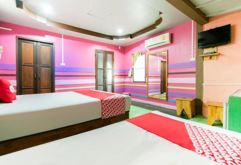 בית מלון כפרי Oyo 947 Therm Suk Resort