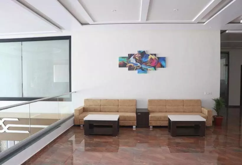 ホテル The Grand Astoria Somanth