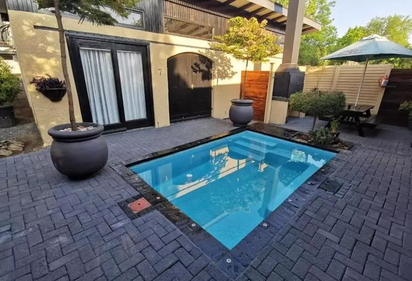 پانسیون Tula@159