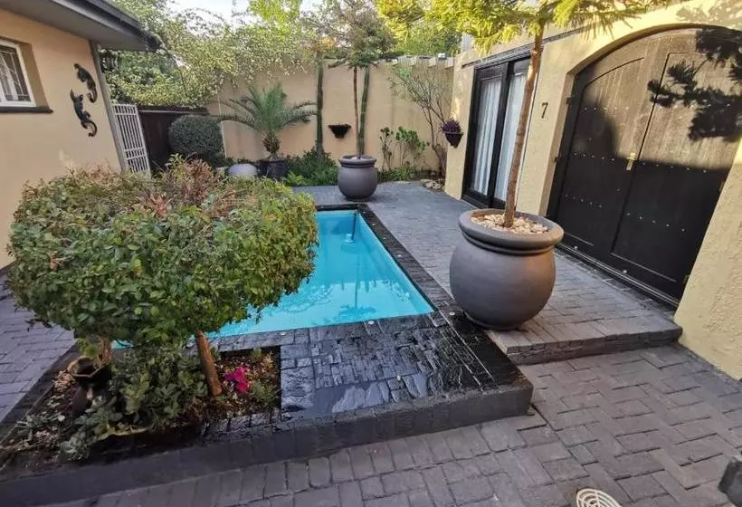 پانسیون Tula@159