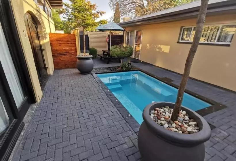 پانسیون Tula@159