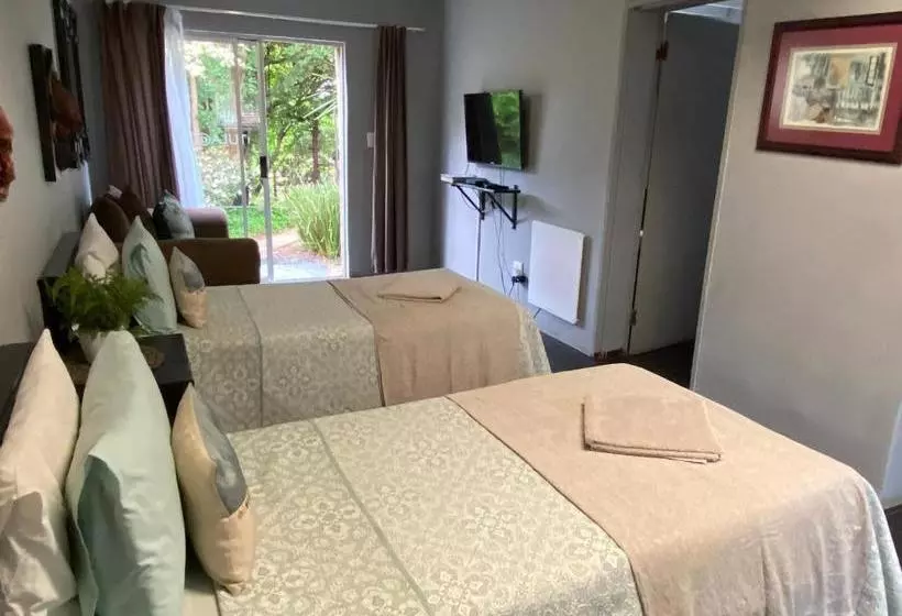 پانسیون Tula@159