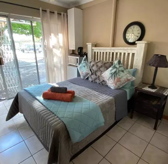 پانسیون Tula@159