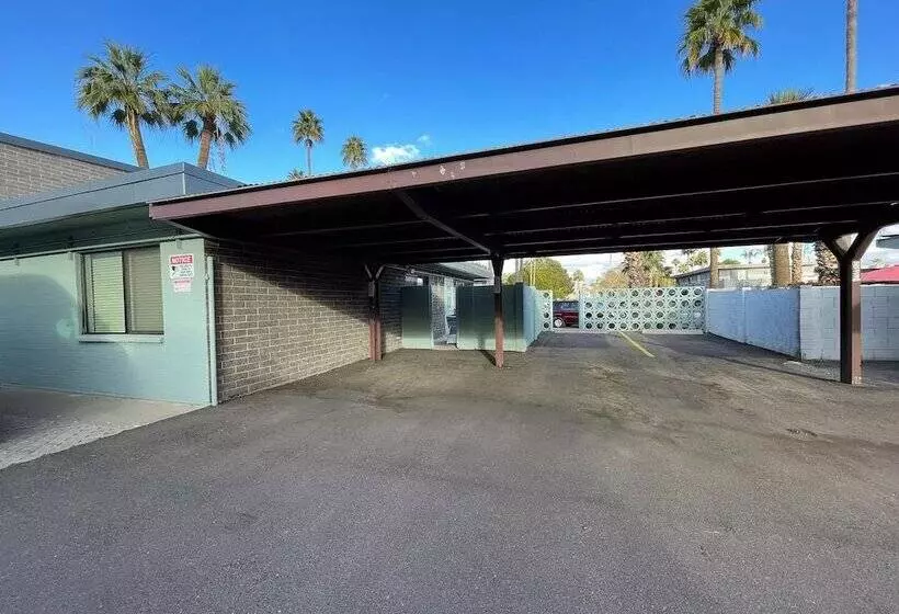 ベッドアンドブレックファースト Walkable Ots Mid Century Condo Pool