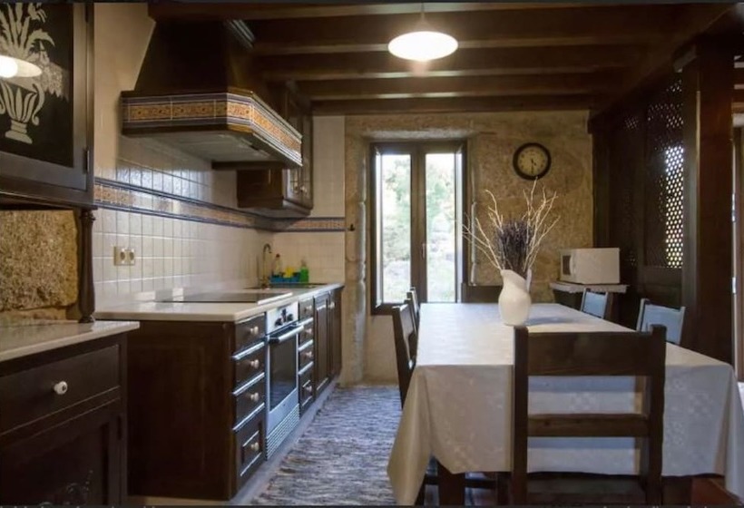 106307 House In Vilar De Parada