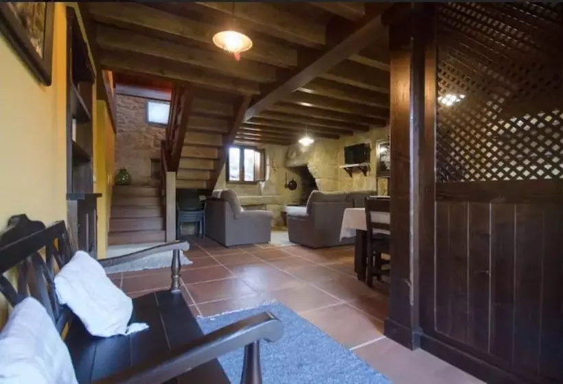 106307  House In Vilar De Parada