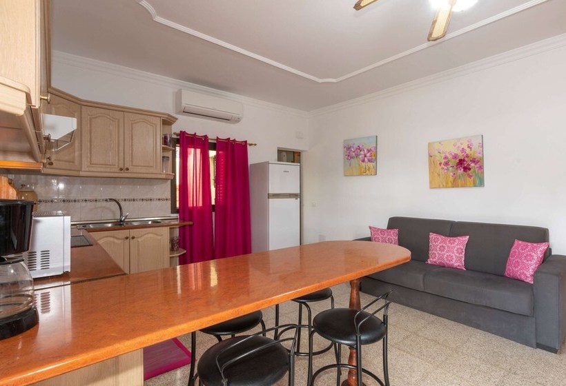 Casa De Vacaciones Con Piscina Compartida Ii