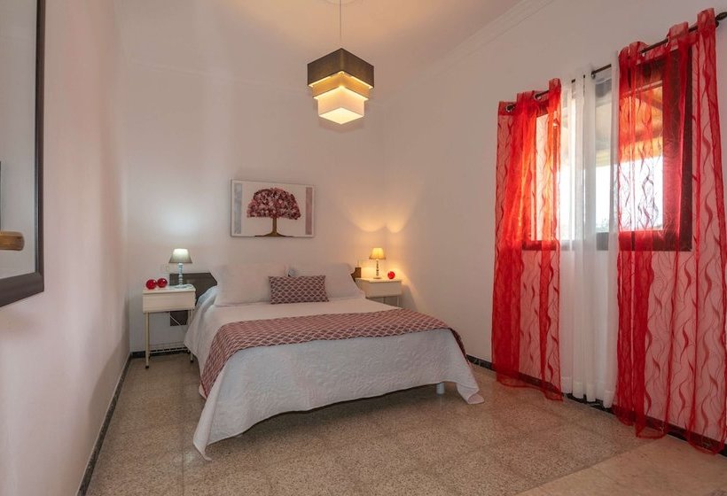 Casa De Vacaciones Con Piscina Compartida Ii