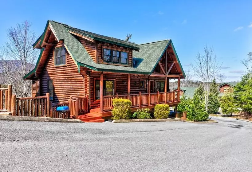 Smokystays 5 Bedroom Cabin