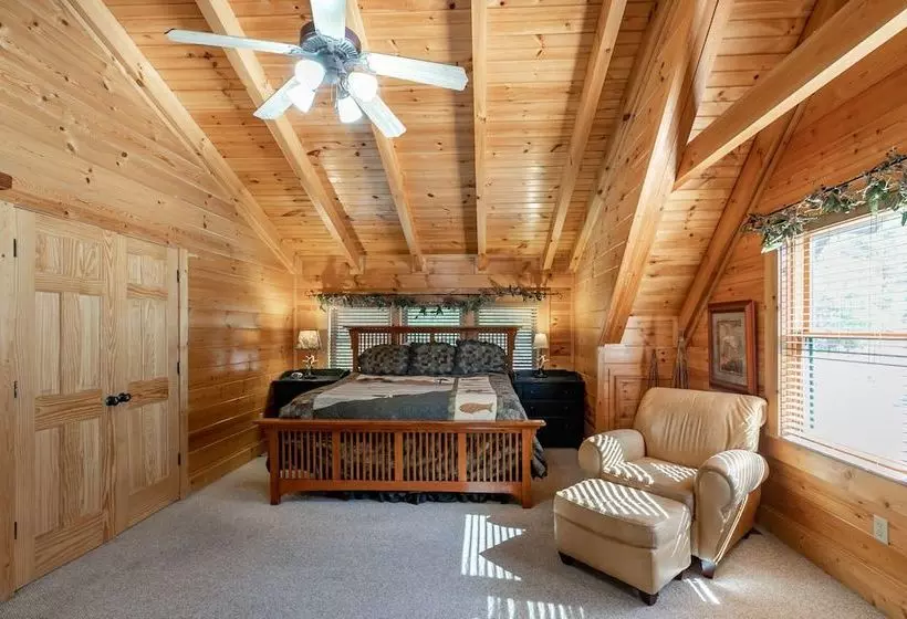 Smokystays 5 Bedroom Cabin