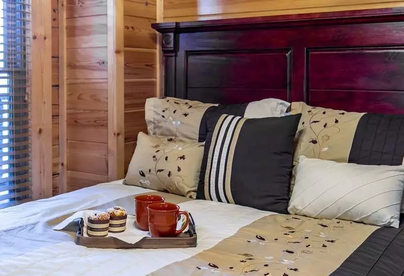 Smokystays 5 Bedroom Cabin