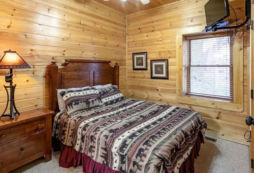 Smokystays 5 Bedroom Cabin