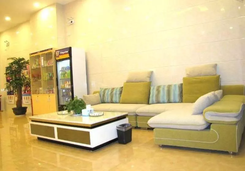 Hotelli 7days Inn Heyuan University City Branch