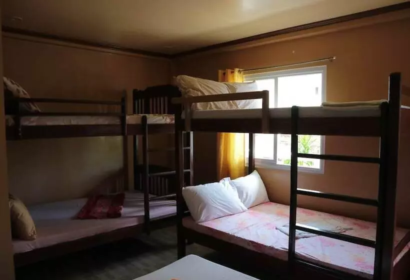 Hotelli Megi Beach House