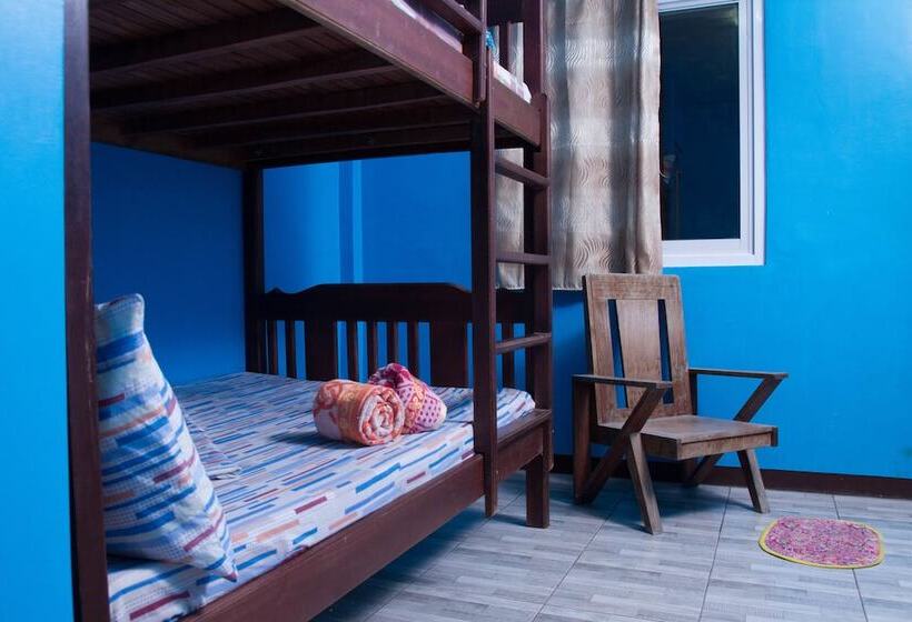 Hotel Megi Beach House