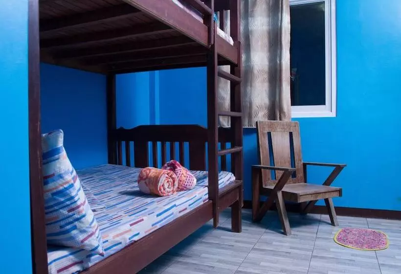 Hotelli Megi Beach House