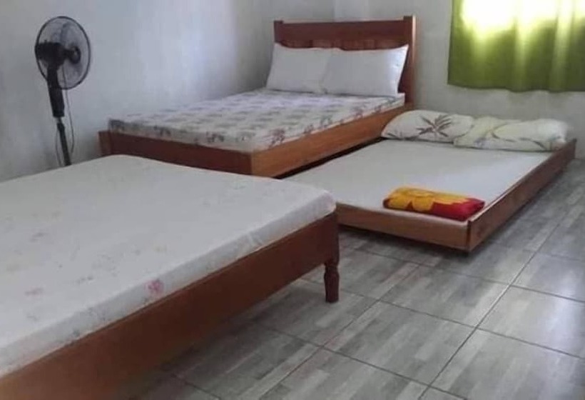 Hotel Megi Beach House