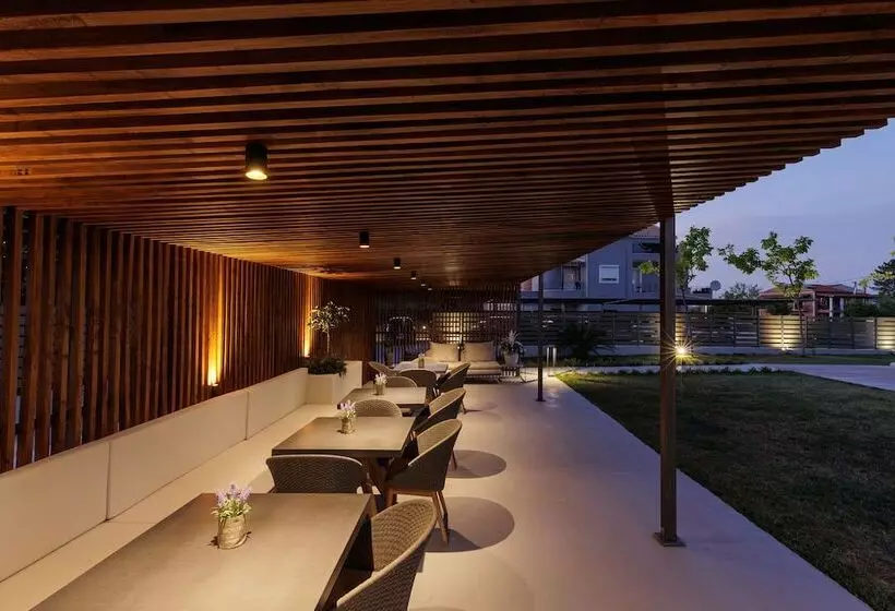 هتل V Luxury Suites