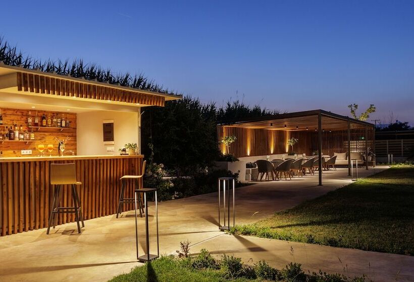 هتل V Luxury Suites