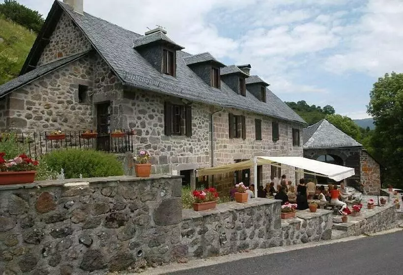 Majatalo Centre De Trielle