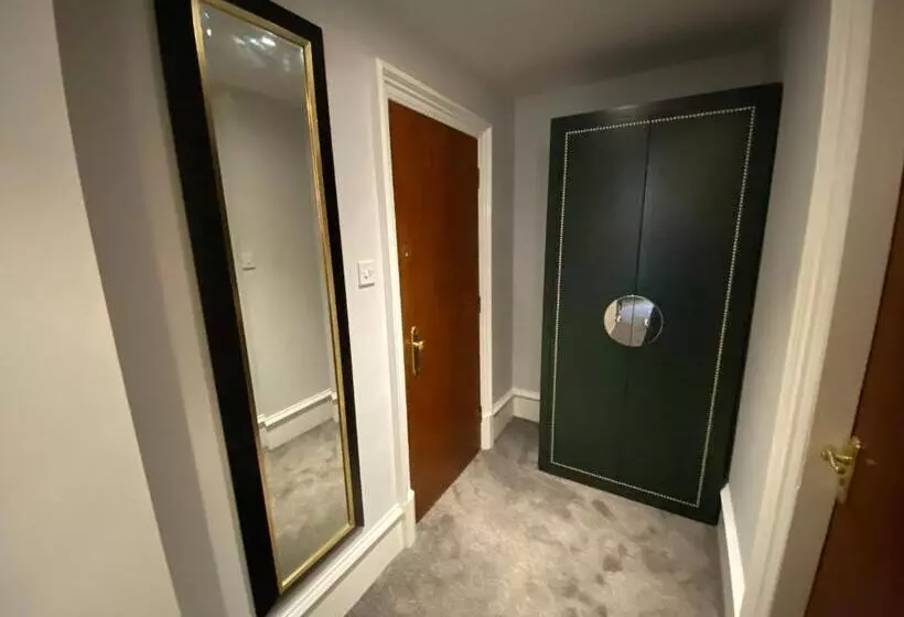 هتل No6 West Coates