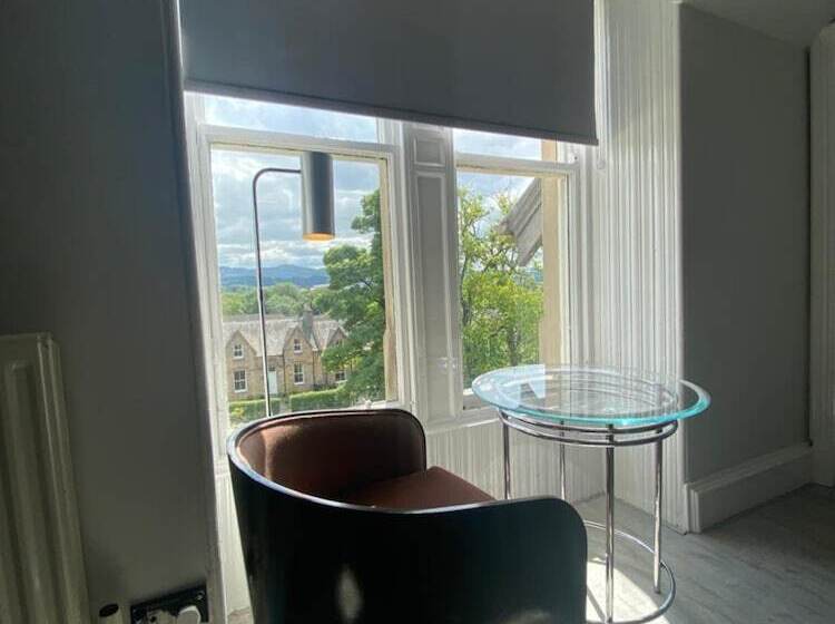 هتل No6 West Coates