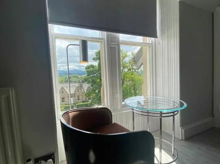 هتل No6 West Coates