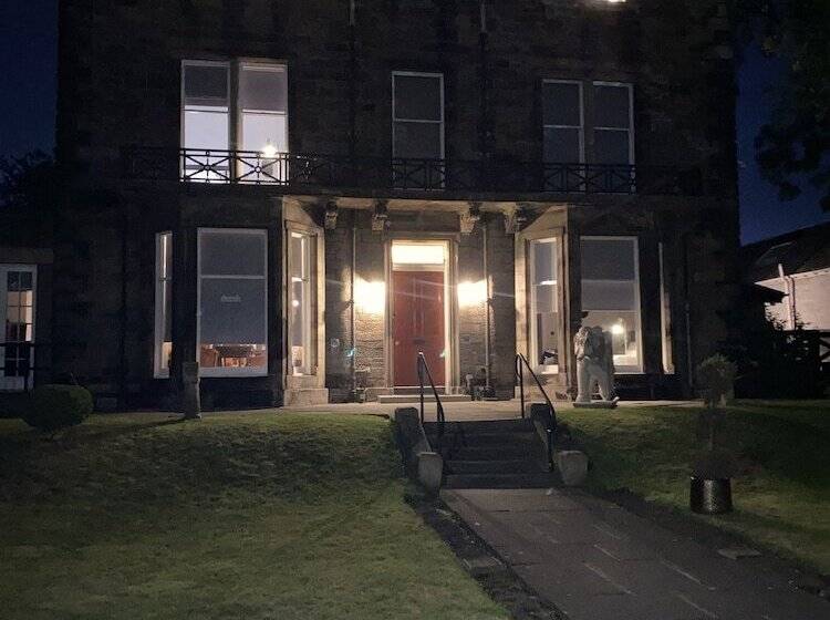 هتل No6 West Coates