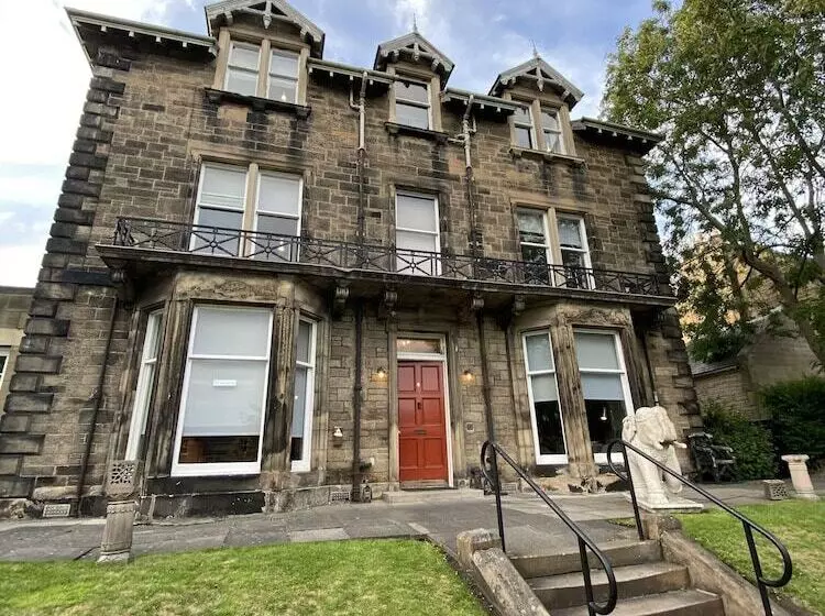 هتل No6 West Coates