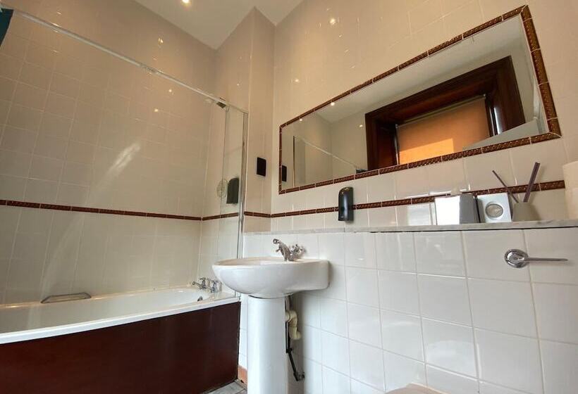 هتل No6 West Coates