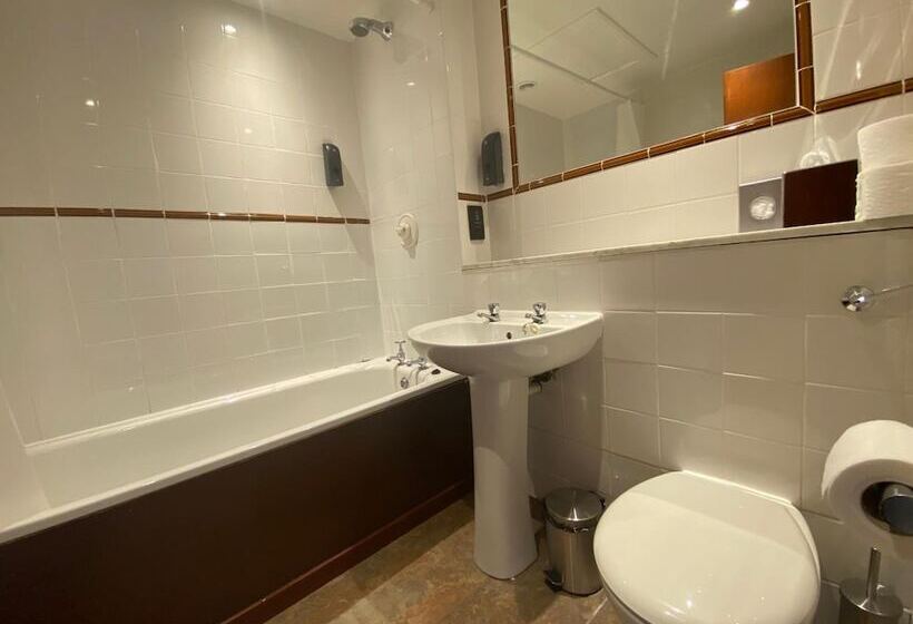 هتل No6 West Coates