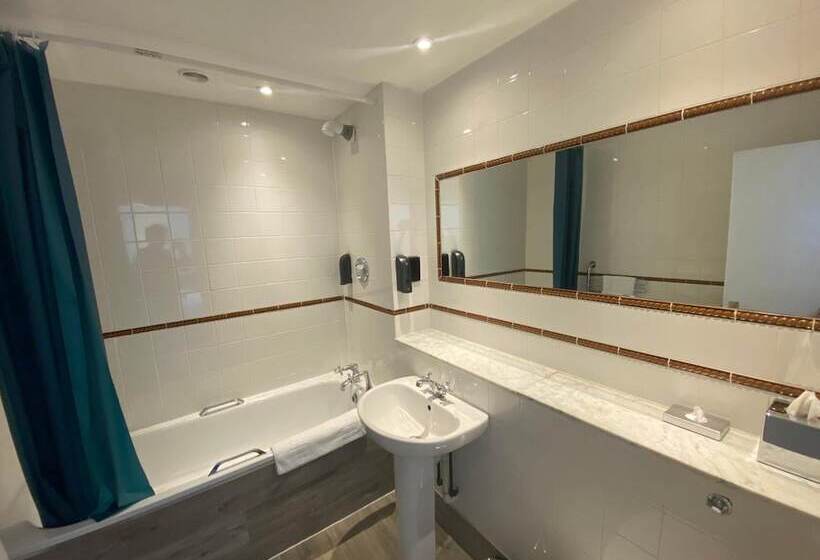 هتل No6 West Coates