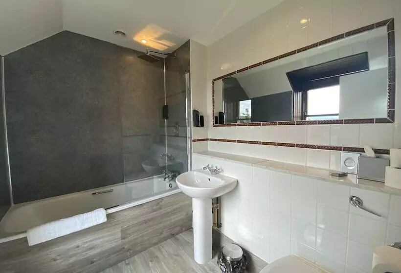 هتل No6 West Coates