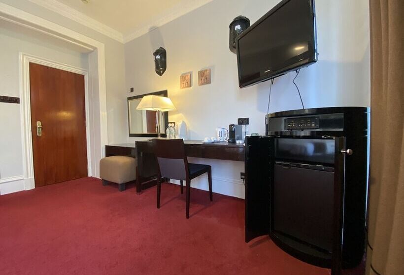 هتل No6 West Coates