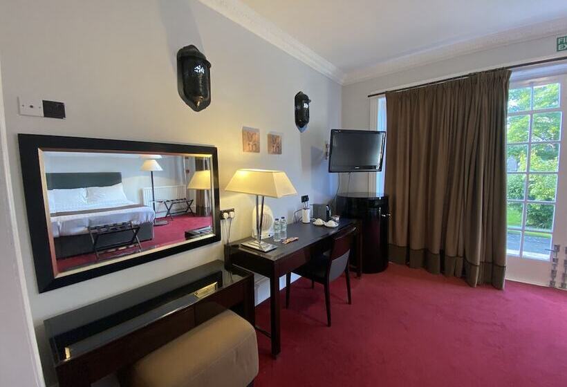 هتل No6 West Coates